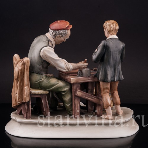 Композиция из фарфора Башмачник за работой, Pucci, Capodimonte, Италия, вт. пол. 20 в.