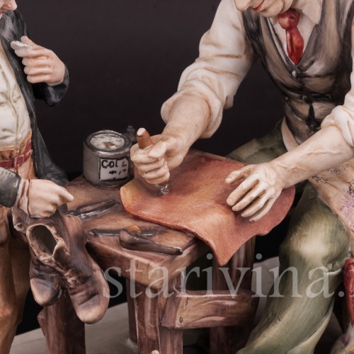 Композиция из фарфора Башмачник за работой, Pucci, Capodimonte, Италия, вт. пол. 20 в.