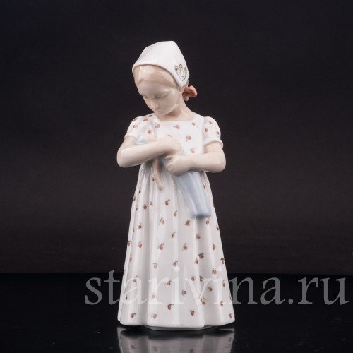 Фигурка из фарфора Девочка с куклой Bing & Grondahl, Дания, 1952-58 гг.