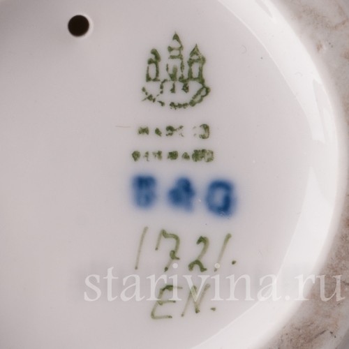 Фигурка из фарфора Девочка с куклой Bing & Grondahl, Дания, 1952-58 гг.