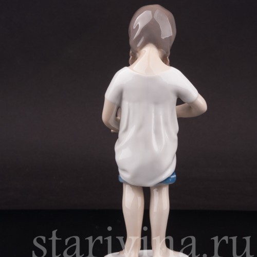 Фигурка из фарфора Девочка с котенком Bing & Grondahl, Дания, 1952-58 гг.