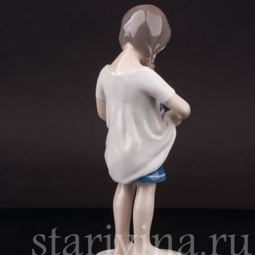 Фигурка из фарфора Девочка с котенком Bing & Grondahl, Дания, 1952-58 гг.