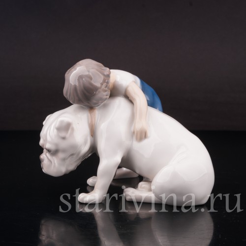 Фигурка из фарфора Малыш с бульдогом, Bing & Grondahl, Дания, 1952-58 гг.