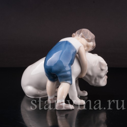 Фигурка из фарфора Малыш с бульдогом, Bing & Grondahl, Дания, 1952-58 гг.