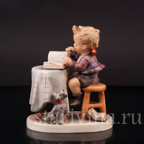 Фигурка из фарфора Маленький книгочей Goebel, Германия, 1964-72 гг.