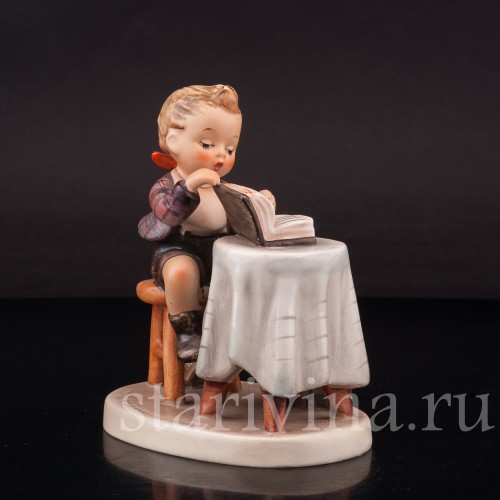 Фигурка из фарфора Маленький книгочей Goebel, Германия, 1964-72 гг.