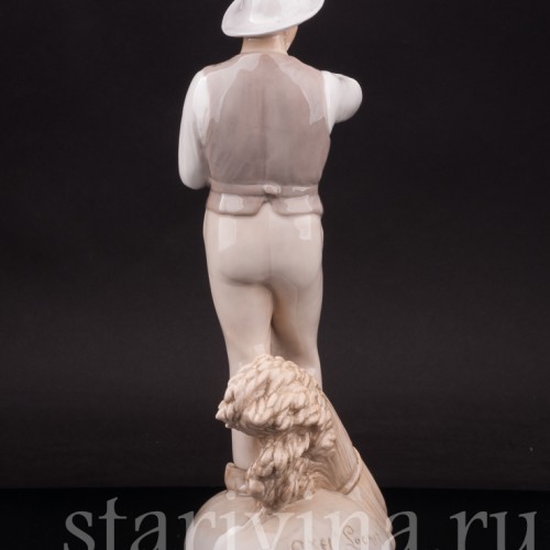 Фигура из фарфора Юноша с вилами, Bing & Grondahl, Дания, 1952-58 гг.