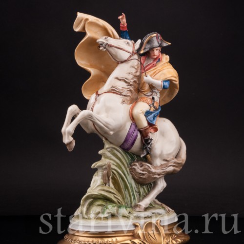 Фарфоровая статуэтка Наполеон Бонапарт на перевале Сен-Бернар, Bruno Merli, Италия, сер. 20 века.