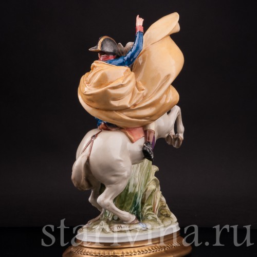 Фарфоровая статуэтка Наполеон Бонапарт на перевале Сен-Бернар, Bruno Merli, Италия, сер. 20 века.