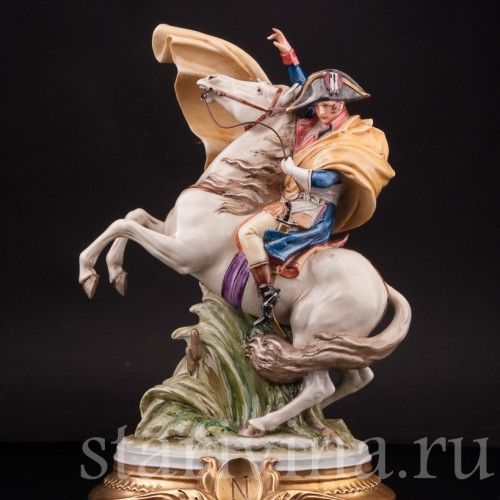 Фарфоровая статуэтка Наполеон Бонапарт на перевале Сен-Бернар, Bruno Merli, Италия, сер. 20 века.