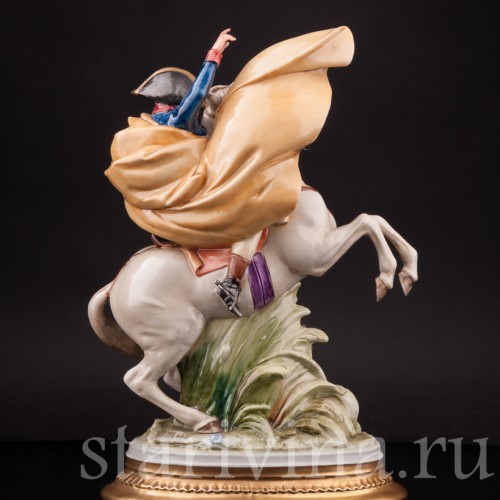 Фарфоровая статуэтка Наполеон Бонапарт на перевале Сен-Бернар, Bruno Merli, Италия, сер. 20 века.