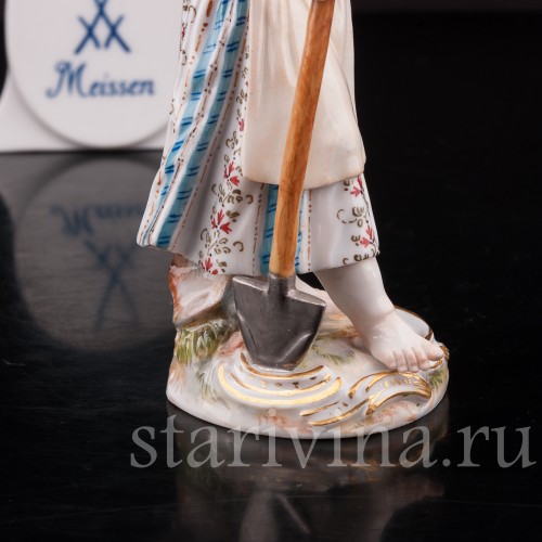 Фигурка из фарфора Девочка с лопатой Meissen, Германия, сер. 19 - нач. 20 вв.
