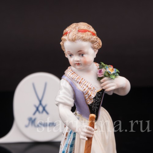 Фигурка из фарфора Девочка с лопатой Meissen, Германия, сер. 19 - нач. 20 вв.