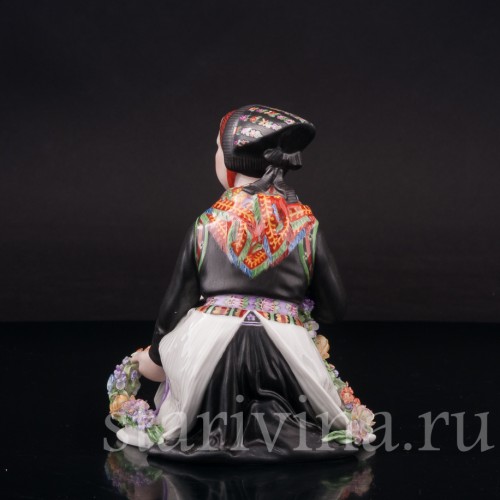 Фарфоровая статуэтка Девочка из Амагера, Royal Copenhagen, Дания, пер. пол. 20 в.