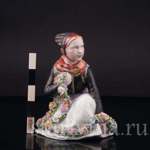 Фарфоровая статуэтка Девочка из Амагера, Royal Copenhagen, Дания, пер. пол. 20 в.