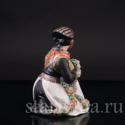 Фарфоровая статуэтка Девочка из Амагера, Royal Copenhagen, Дания, пер. пол. 20 в.