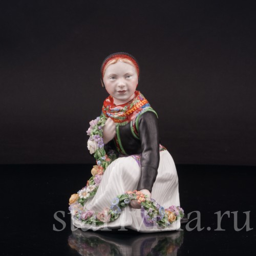 Фарфоровая статуэтка Девочка из Амагера, Royal Copenhagen, Дания, пер. пол. 20 в.
