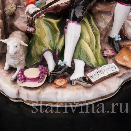 Композиция из фарфора Пасторальная пара с музыкальными инструментами, Von Schierholz, Германия, 1907-27 гг.