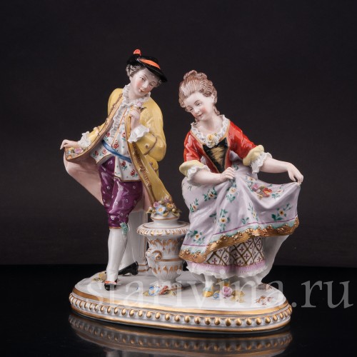 Фарфоровая статуэтка Влюбленная пара у вазона, Sitzendorf, Германия, пер. пол. 20 в.