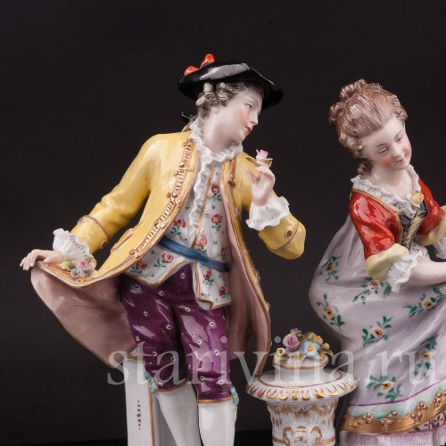 Фарфоровая статуэтка Влюбленная пара у вазона, Sitzendorf, Германия, пер. пол. 20 в.