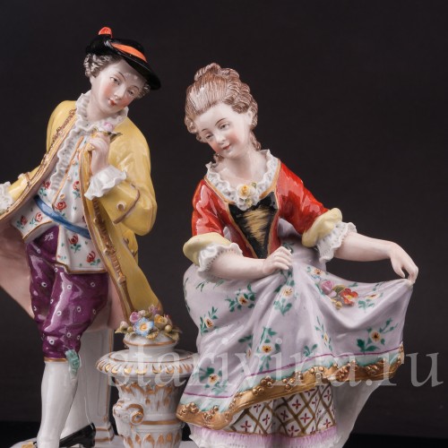 Фарфоровая статуэтка Влюбленная пара у вазона, Sitzendorf, Германия, пер. пол. 20 в.
