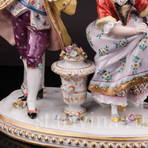 Фарфоровая статуэтка Влюбленная пара у вазона, Sitzendorf, Германия, пер. пол. 20 в.