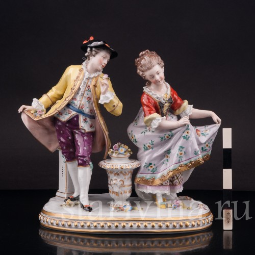 Фарфоровая статуэтка Влюбленная пара у вазона, Sitzendorf, Германия, пер. пол. 20 в.