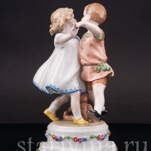 Фигурка из фарфора Танцующие дети E. A. Muller, Германия, 1890-1927 гг.