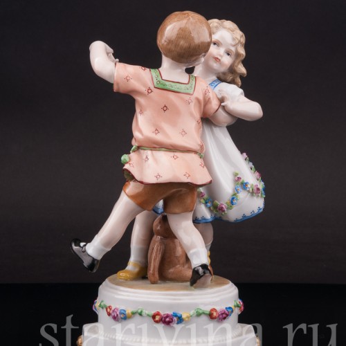 Фигурка из фарфора Танцующие дети E. A. Muller, Германия, 1890-1927 гг.