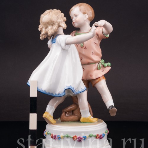 Фигурка из фарфора Танцующие дети E. A. Muller, Германия, 1890-1927 гг.