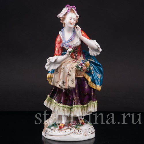 Фарфоровая статуэтка девушки Продавщица цветов, Германия, кон. 19 в.