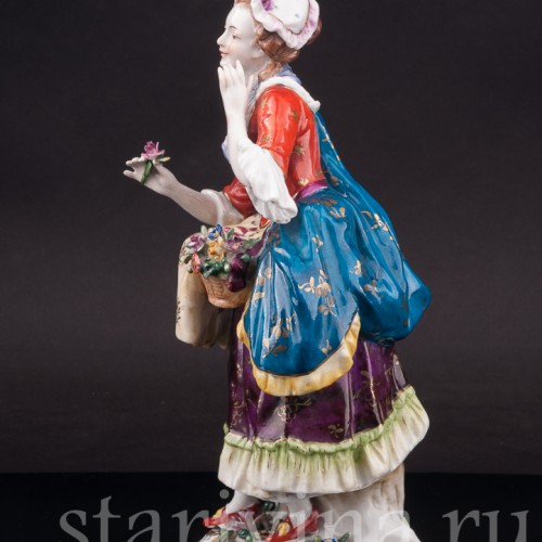 Фарфоровая статуэтка девушки Продавщица цветов, Германия, кон. 19 в.
