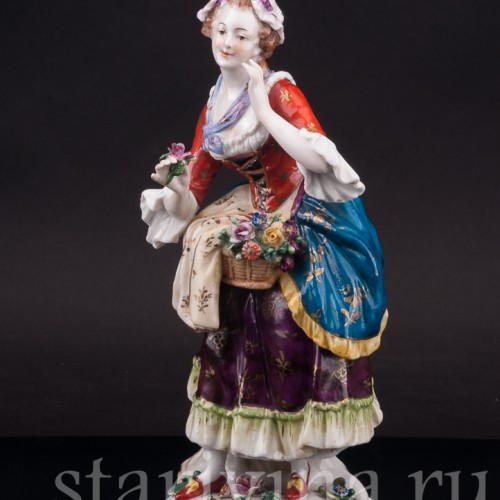 Фарфоровая статуэтка девушки Продавщица цветов, Германия, кон. 19 в.