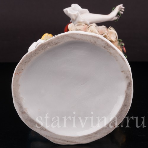 Фарфоровая статуэтка девушки Продавщица цветов, Германия, кон. 19 в.