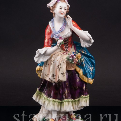Фарфоровая статуэтка девушки Продавщица цветов, Германия, кон. 19 в.