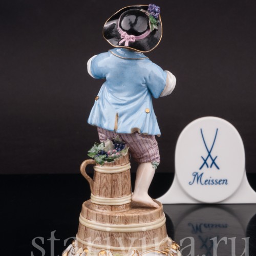 Статуэтка из фарфора Мальчик с флейтой на бочке, Meissen, Германия, сер. 19 - нач. 20 вв.