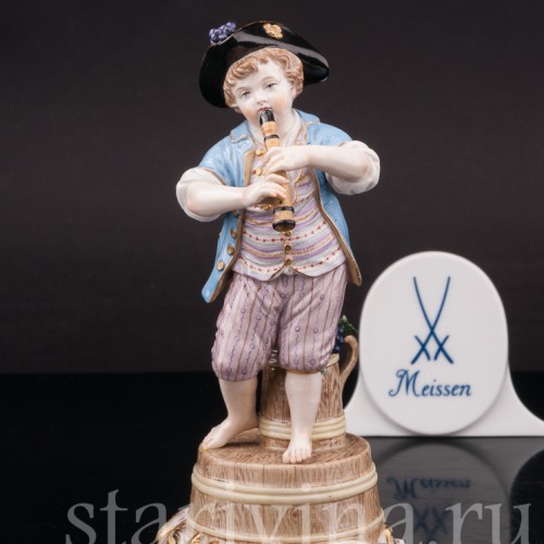 Статуэтка из фарфора Мальчик с флейтой на бочке, Meissen, Германия, сер. 19 - нач. 20 вв.