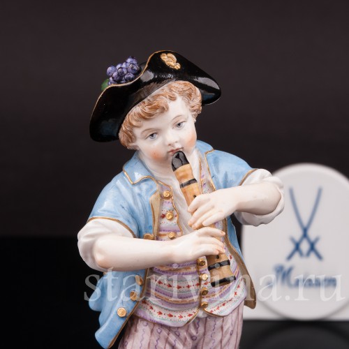 Статуэтка из фарфора Мальчик с флейтой на бочке, Meissen, Германия, сер. 19 - нач. 20 вв.