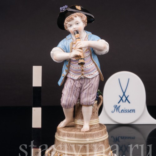 Статуэтка из фарфора Мальчик с флейтой на бочке, Meissen, Германия, сер. 19 - нач. 20 вв.