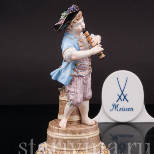 Статуэтка из фарфора Мальчик с флейтой на бочке, Meissen, Германия, сер. 19 - нач. 20 вв.