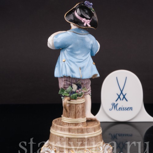 Статуэтка из фарфора Мальчик с флейтой на бочке, Meissen, Германия, сер. 19 - нач. 20 вв.