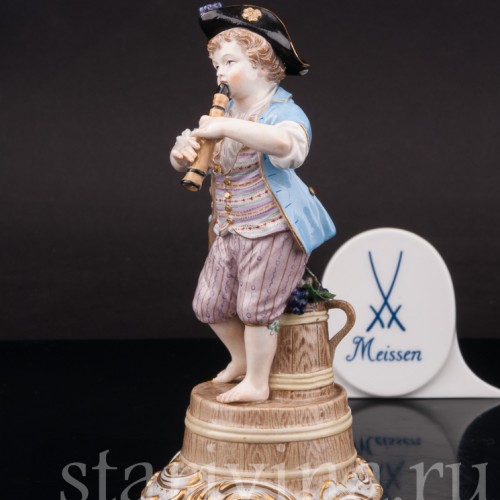 Статуэтка из фарфора Мальчик с флейтой на бочке, Meissen, Германия, сер. 19 - нач. 20 вв.