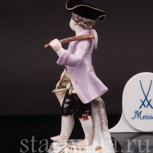 Фарфоровая статуэтка Мальчик с мотыгой, Meissen, Германия, сер. 19 - нач. 20 вв.