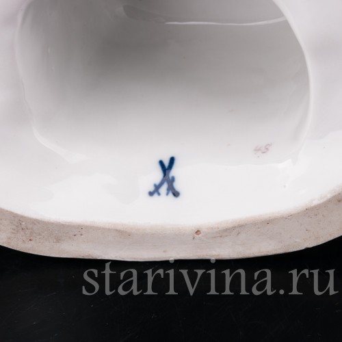 Фарфоровая статуэтка девушки Золушка Meissen, Германия, кон. 19 - нач. 20 вв.