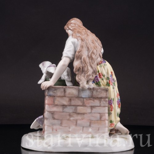 Фарфоровая статуэтка девушки Золушка Meissen, Германия, кон. 19 - нач. 20 вв.