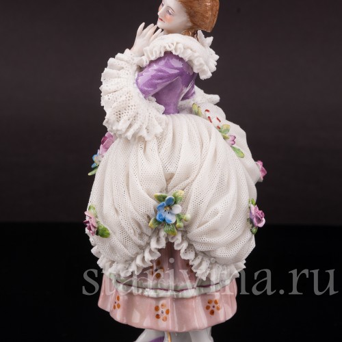 Фарфоровая статуэтка Стоящая девушка, кружевная, Muller & Co, Германия, нач. 20 в.