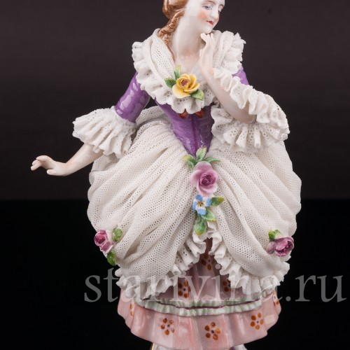 Фарфоровая статуэтка Стоящая девушка, кружевная, Muller & Co, Германия, нач. 20 в.