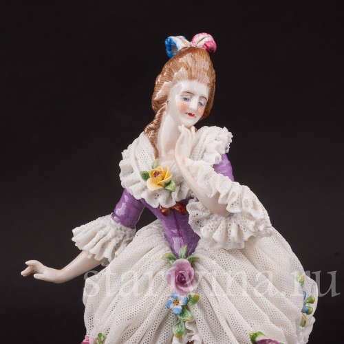 Фарфоровая статуэтка Стоящая девушка, кружевная, Muller & Co, Германия, нач. 20 в.