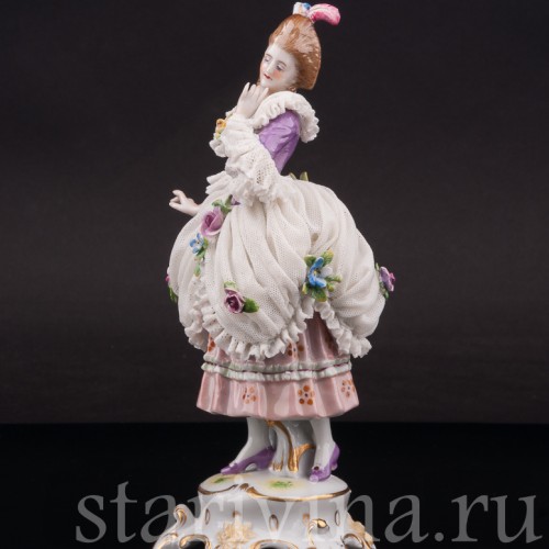 Фарфоровая статуэтка Стоящая девушка, кружевная, Muller & Co, Германия, нач. 20 в.