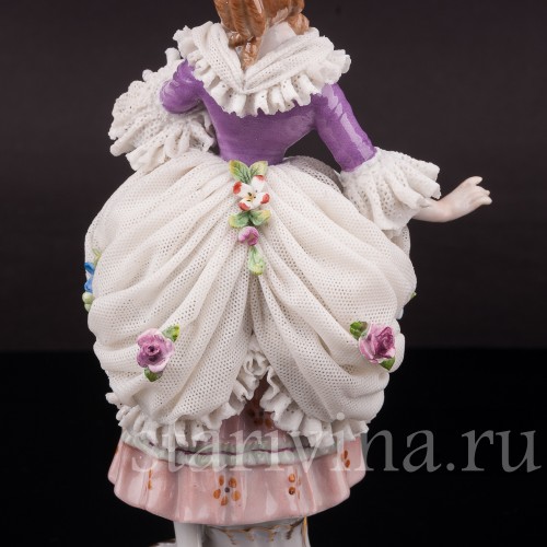 Фарфоровая статуэтка Стоящая девушка, кружевная, Muller & Co, Германия, нач. 20 в.